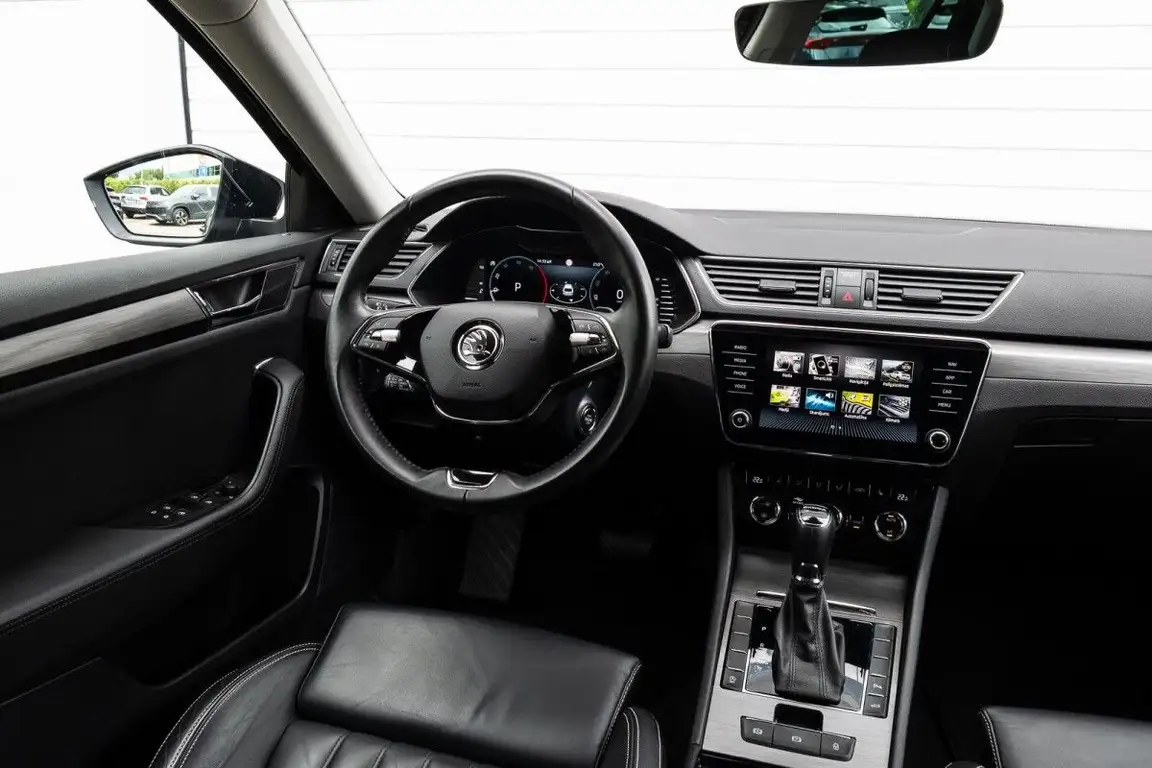 SKODA SUPERB