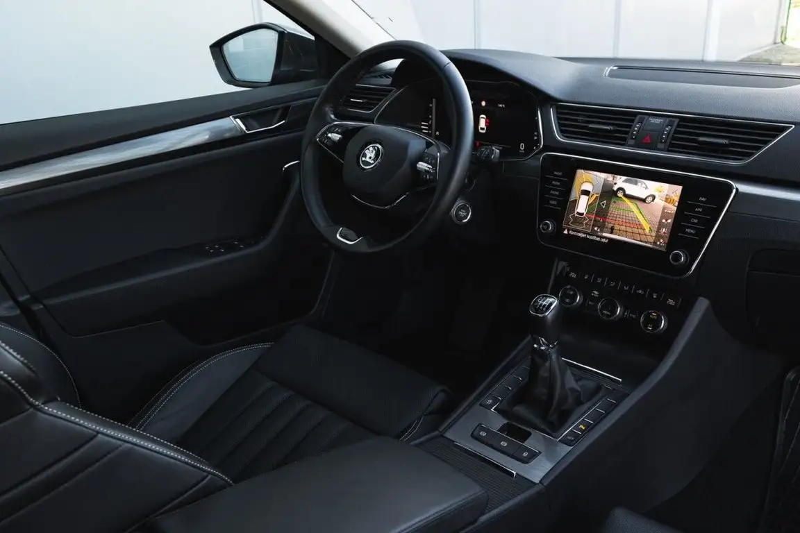 SKODA SUPERB