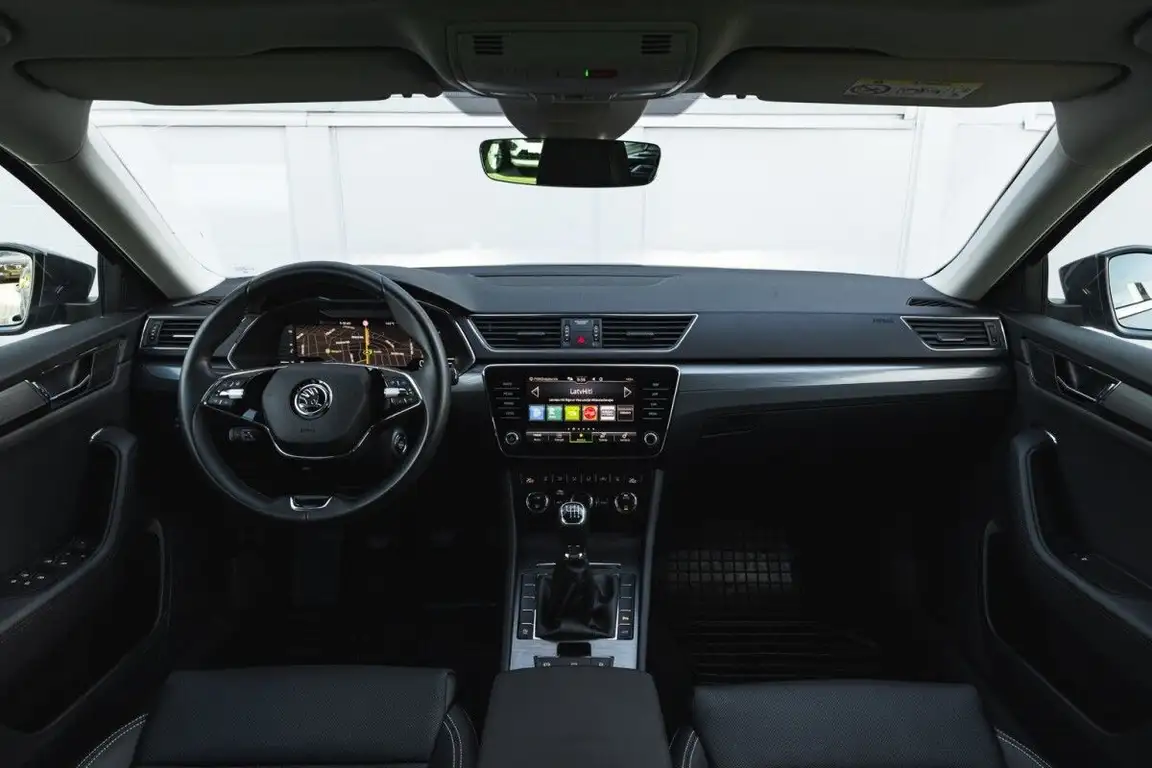 SKODA SUPERB
