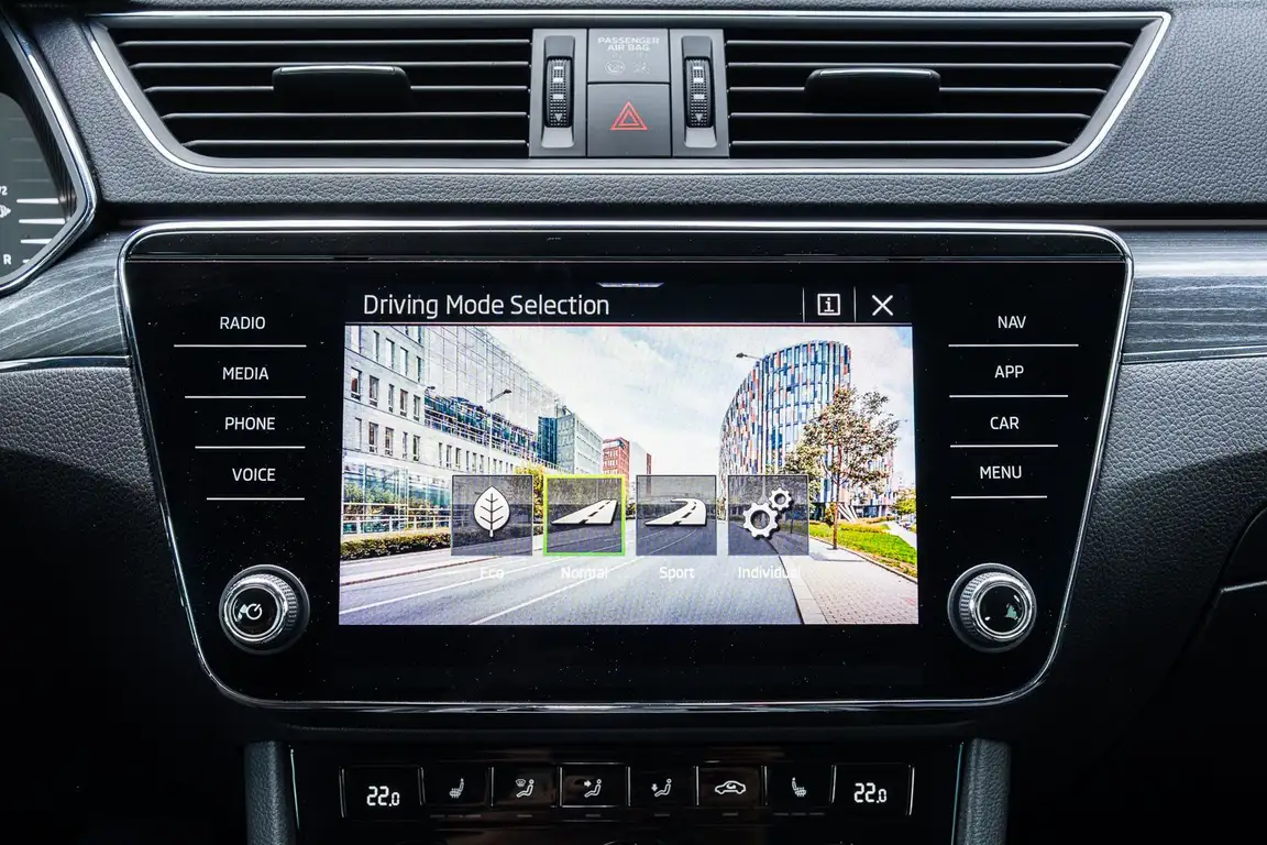 SKODA SUPERB