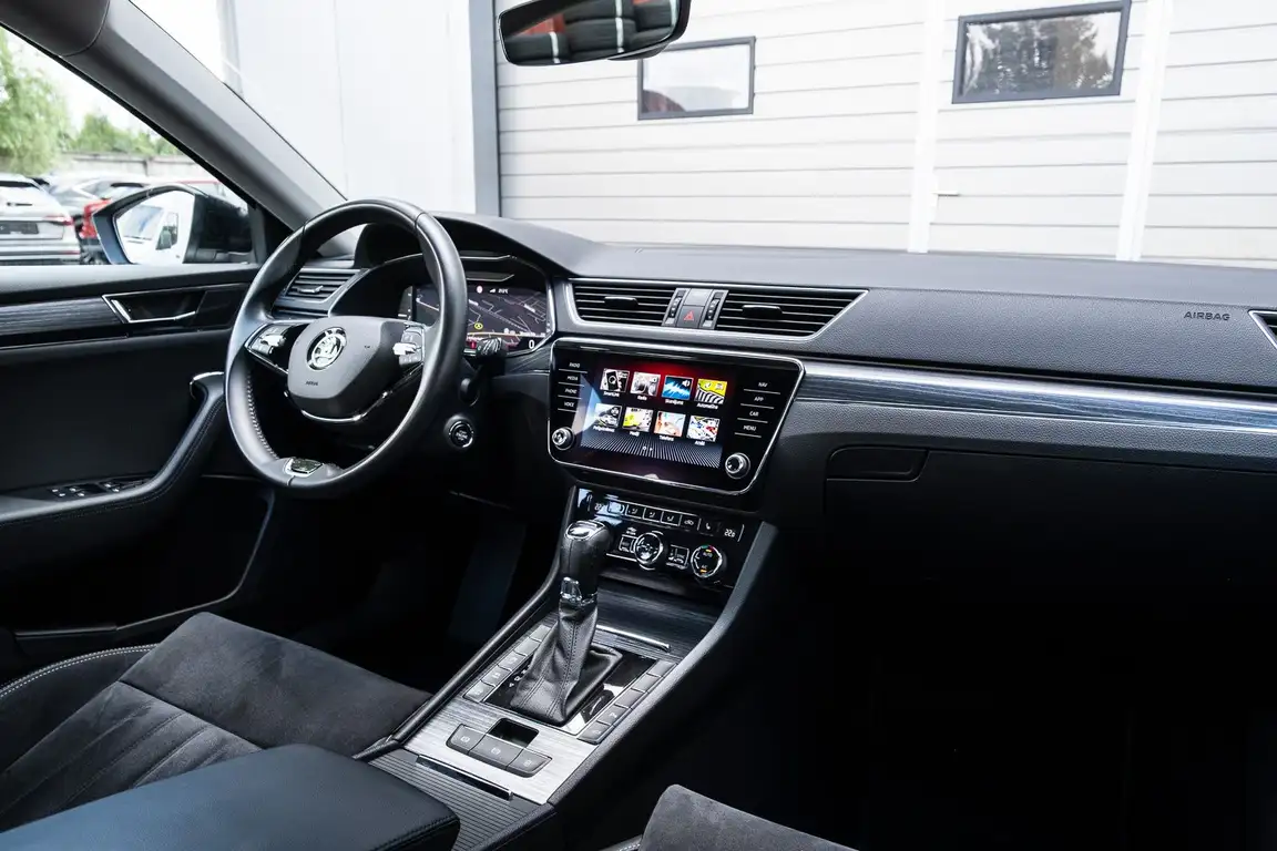 SKODA SUPERB