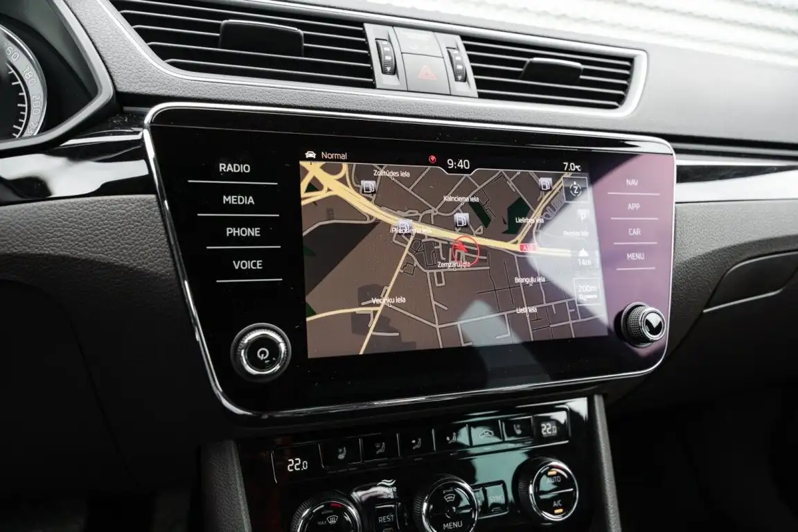 SKODA SUPERB