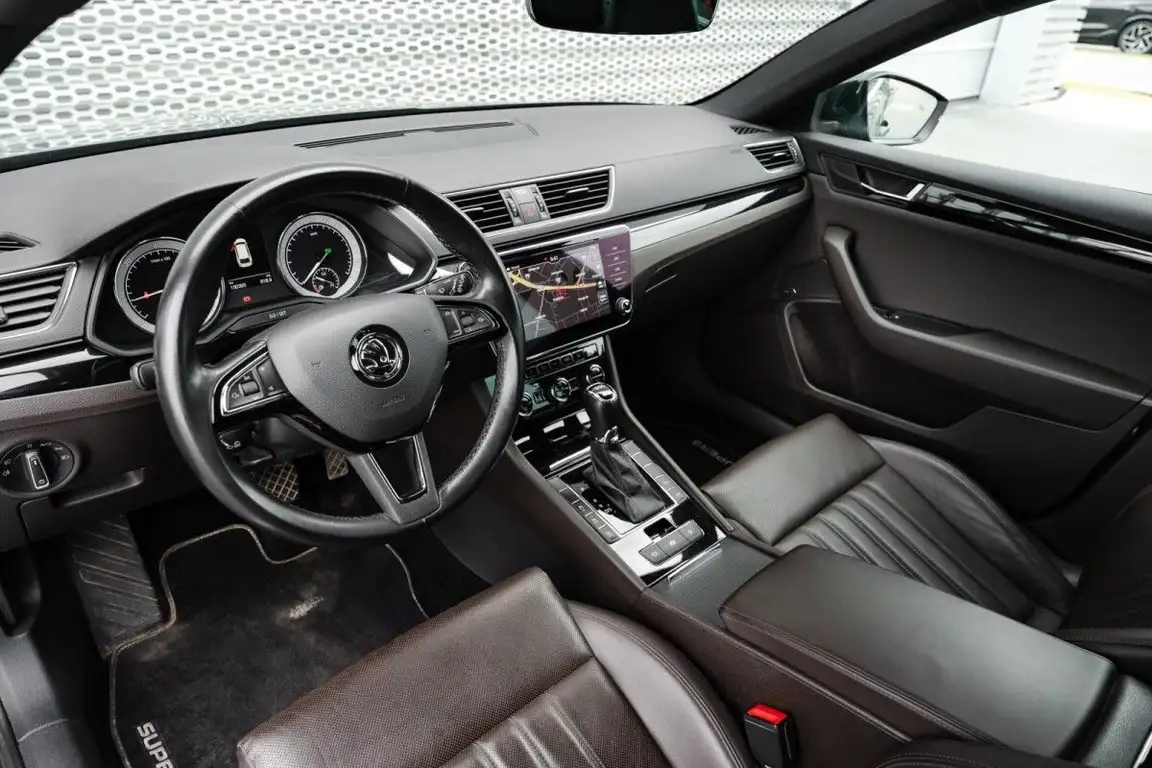 SKODA SUPERB