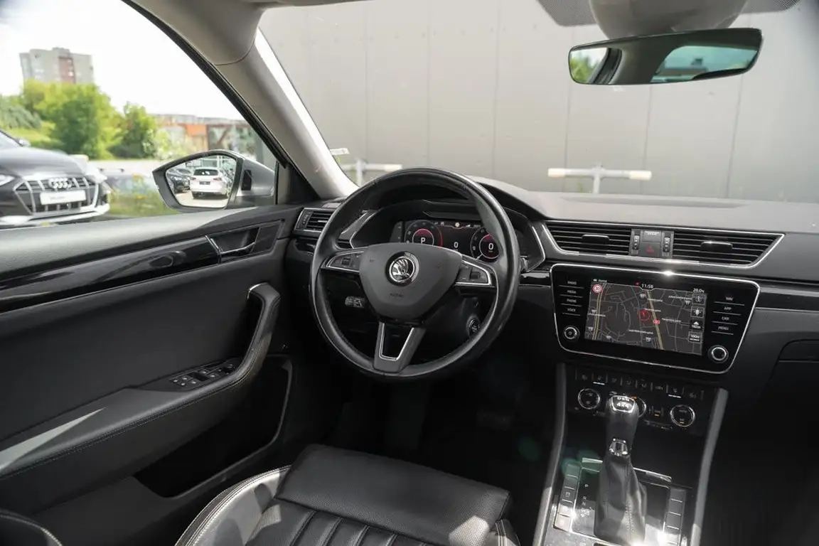 SKODA SUPERB