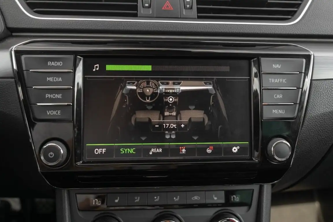 SKODA SUPERB