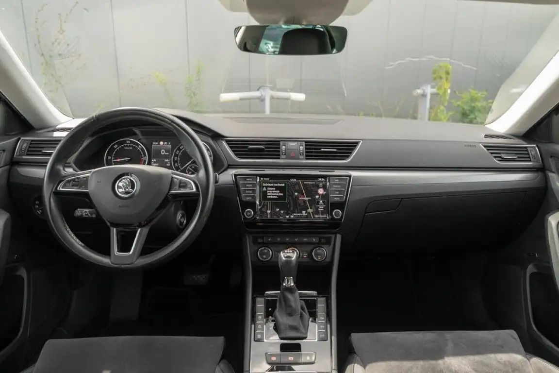 SKODA SUPERB