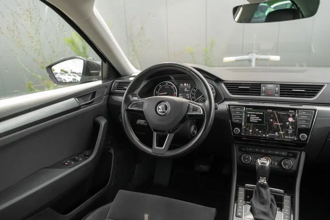 SKODA SUPERB