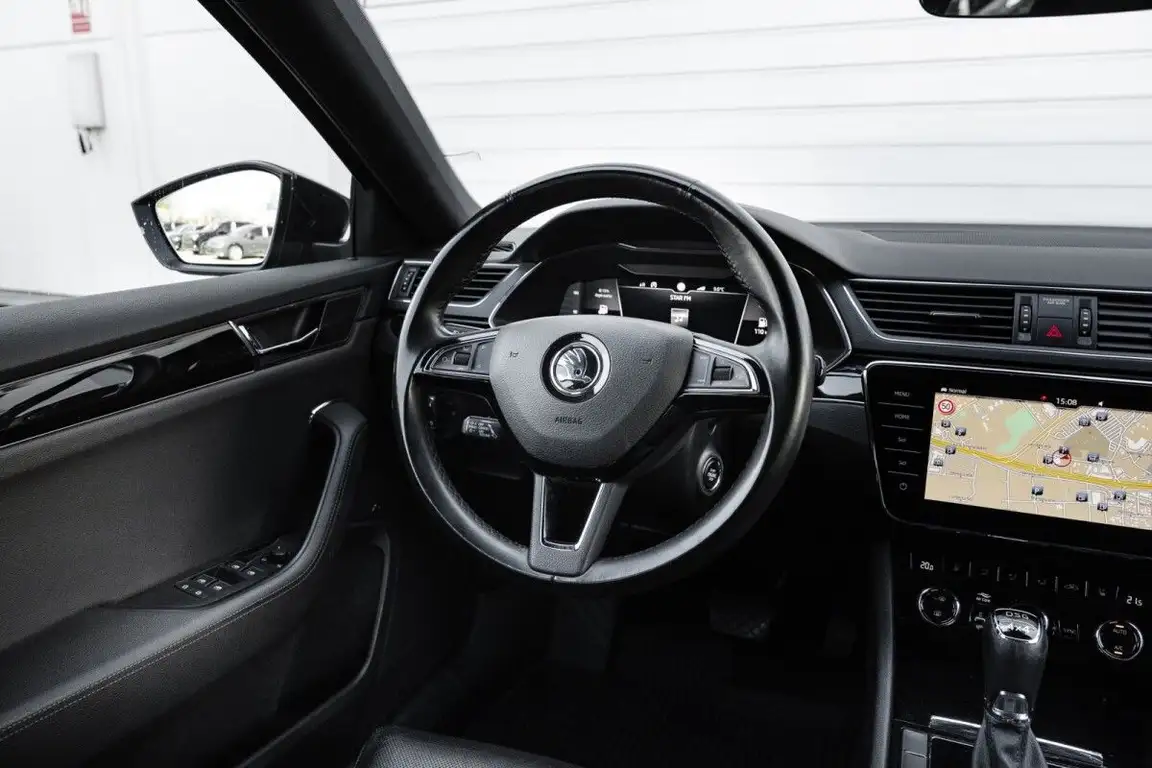 SKODA SUPERB