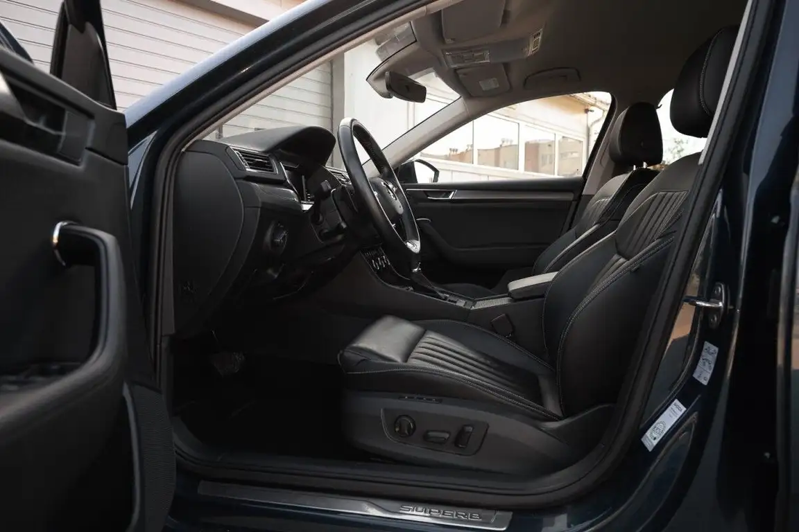 SKODA SUPERB