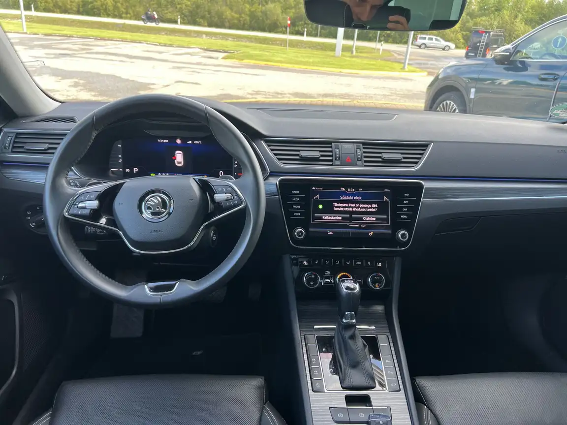 SKODA SUPERB