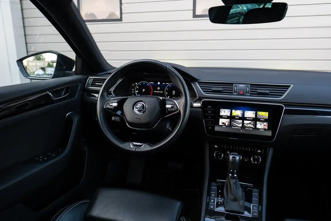 SKODA SUPERB