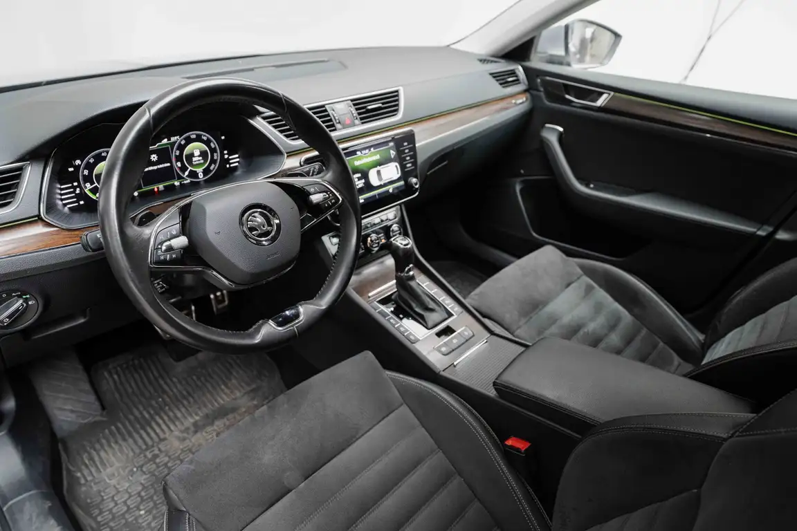 SKODA SUPERB