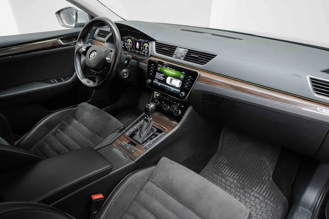 SKODA SUPERB