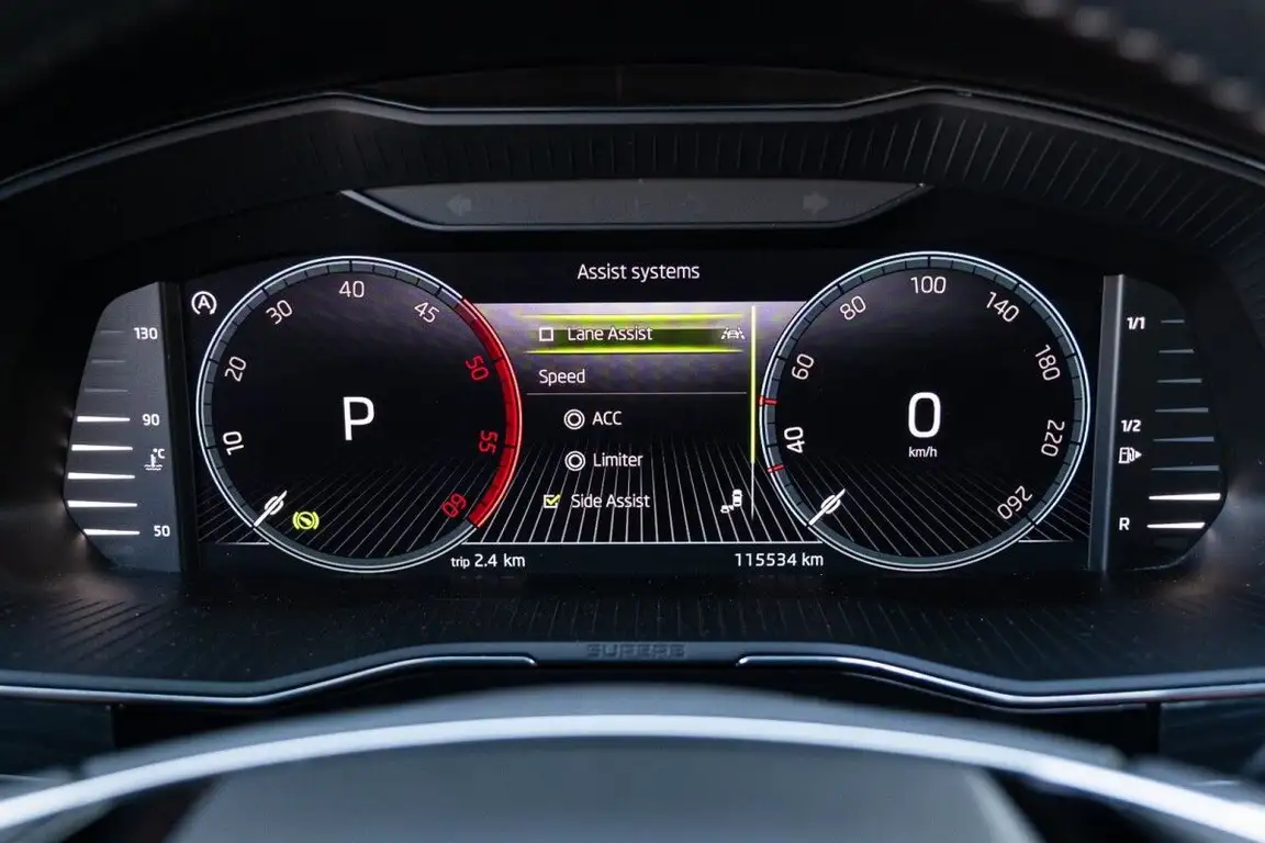 SKODA SUPERB