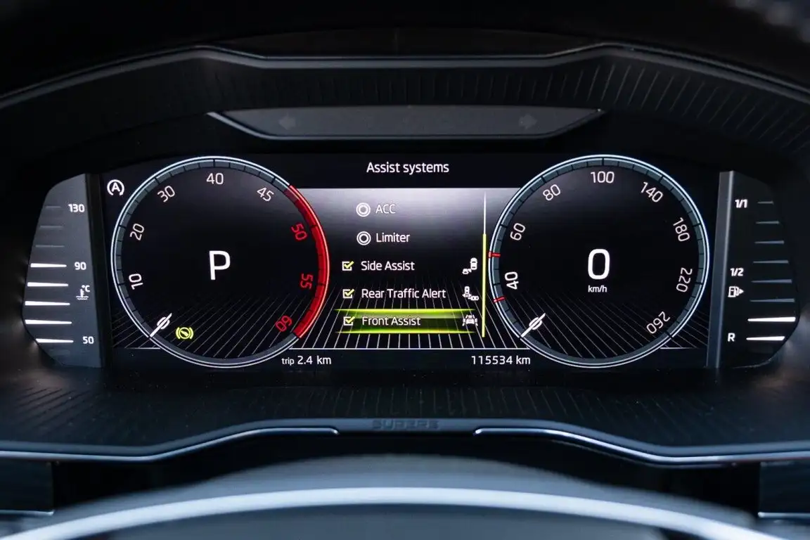 SKODA SUPERB