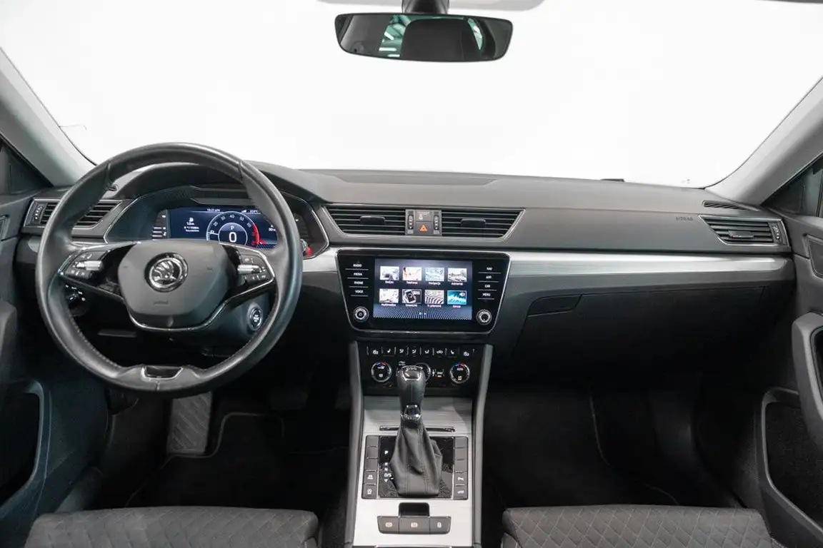 SKODA SUPERB