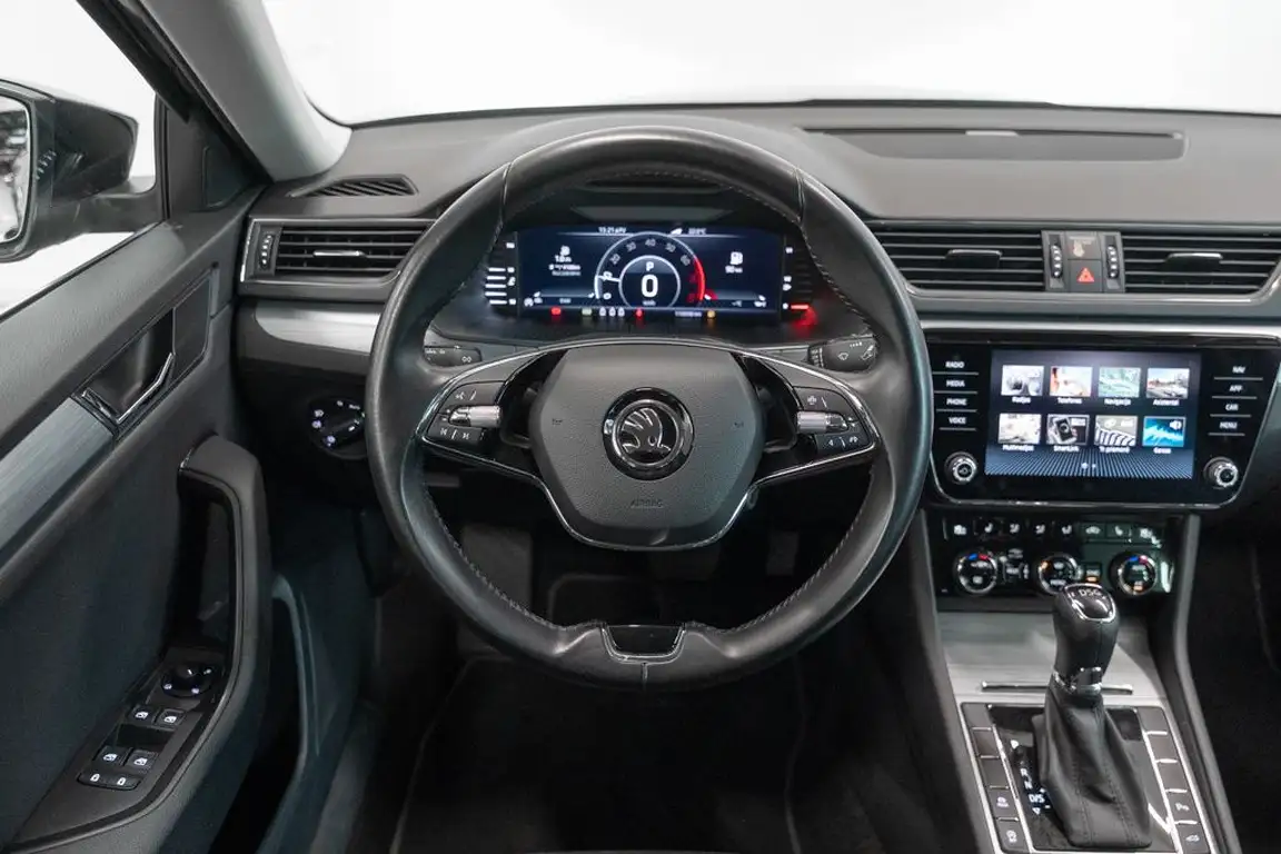SKODA SUPERB