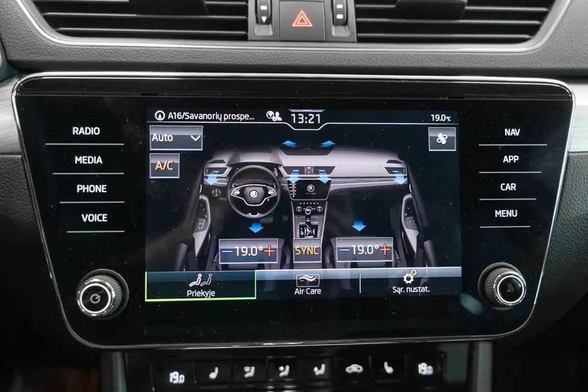 SKODA SUPERB