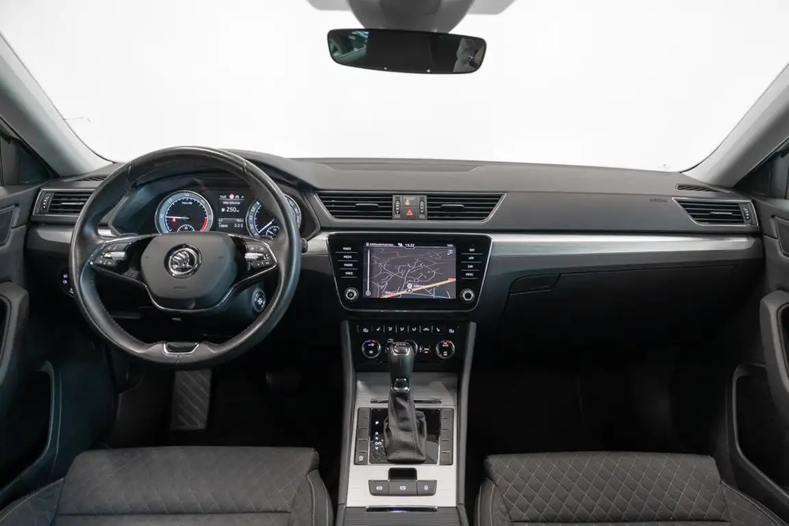 SKODA SUPERB