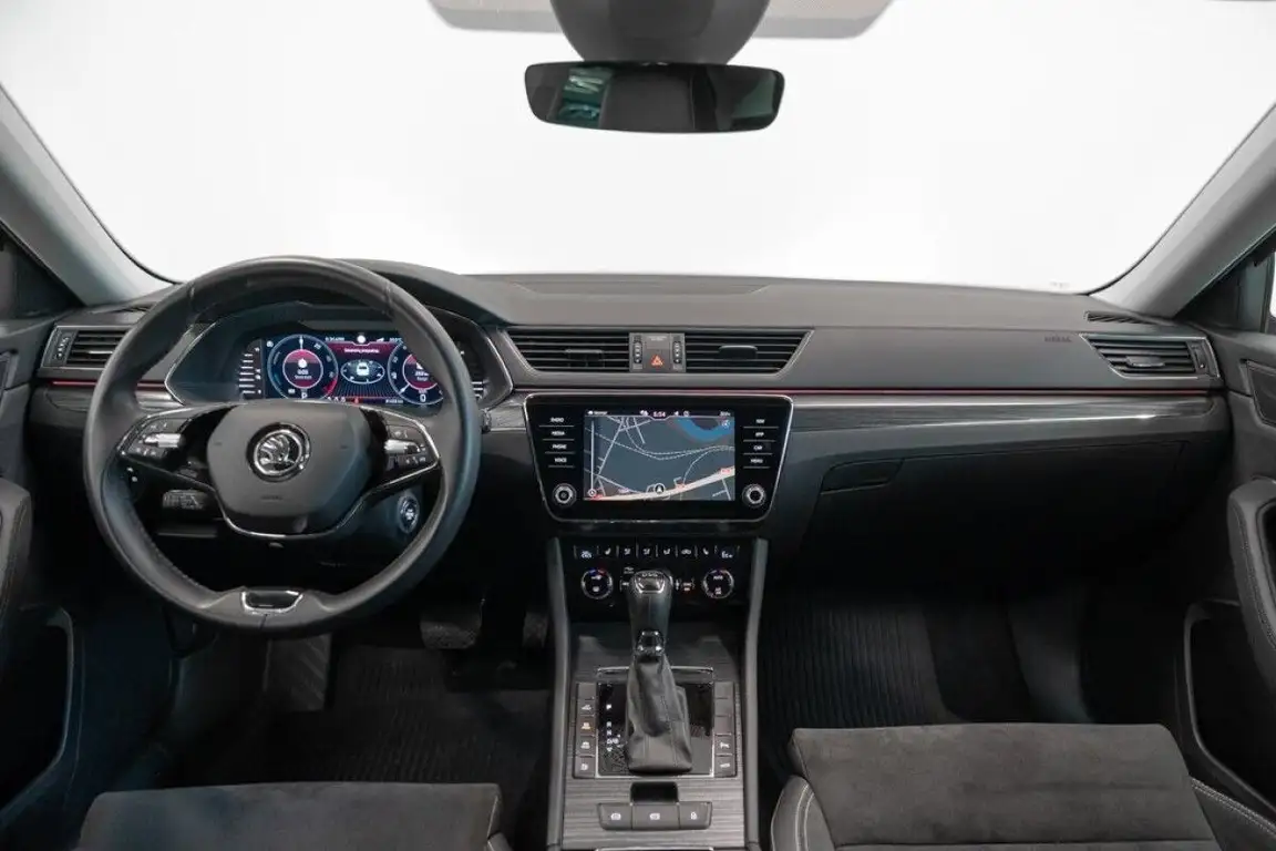 SKODA SUPERB