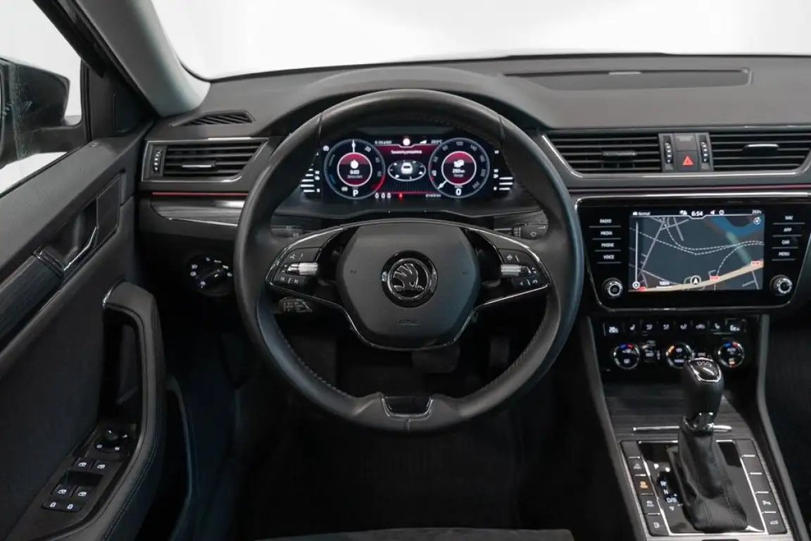 SKODA SUPERB