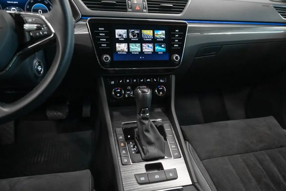 SKODA SUPERB