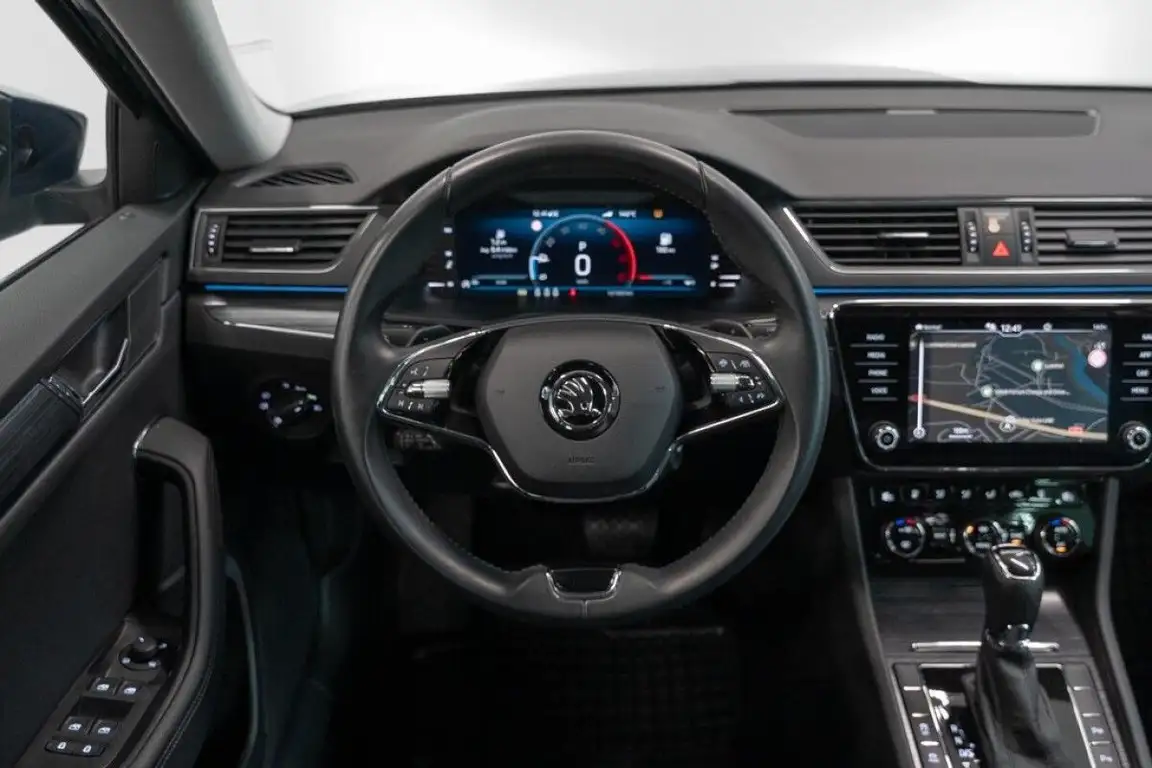 SKODA SUPERB