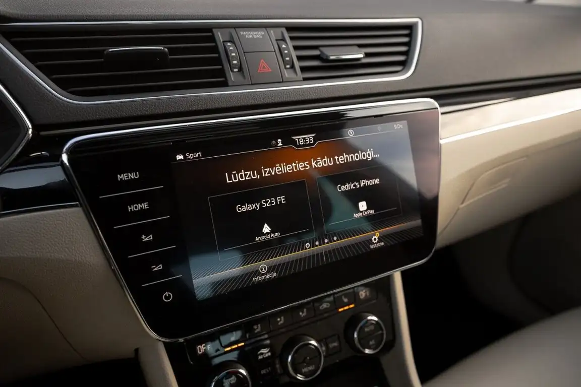SKODA SUPERB