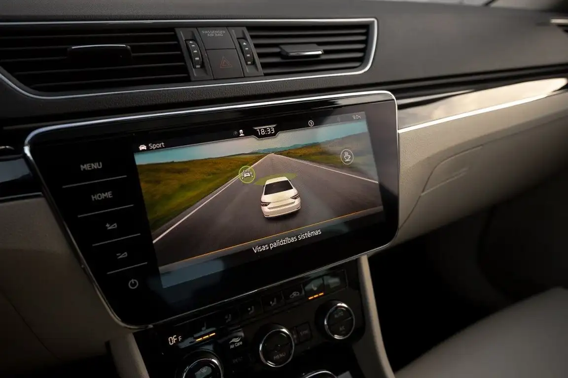 SKODA SUPERB
