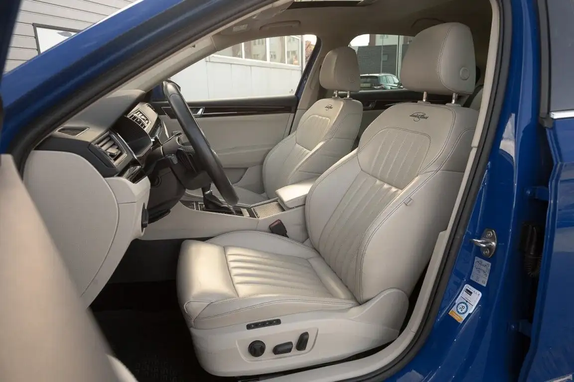 SKODA SUPERB