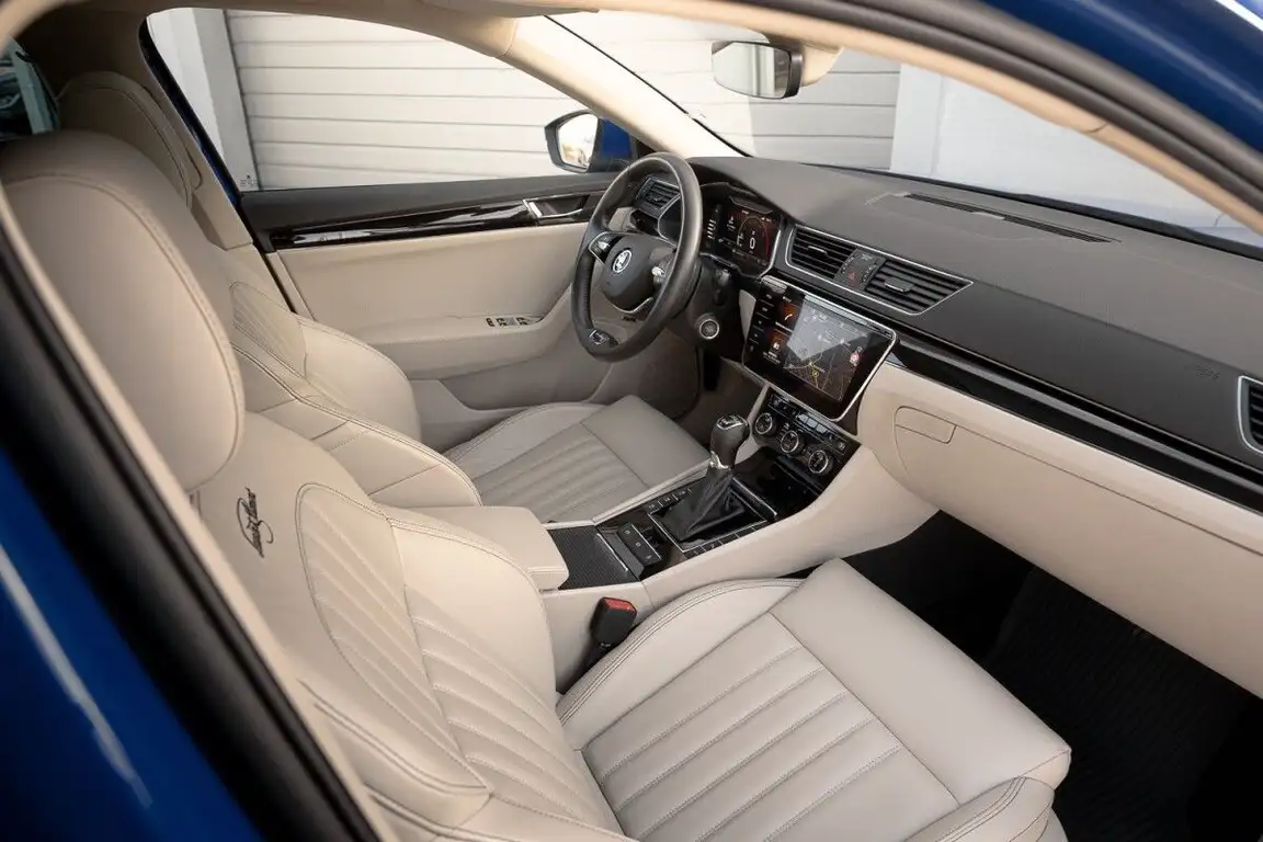 SKODA SUPERB