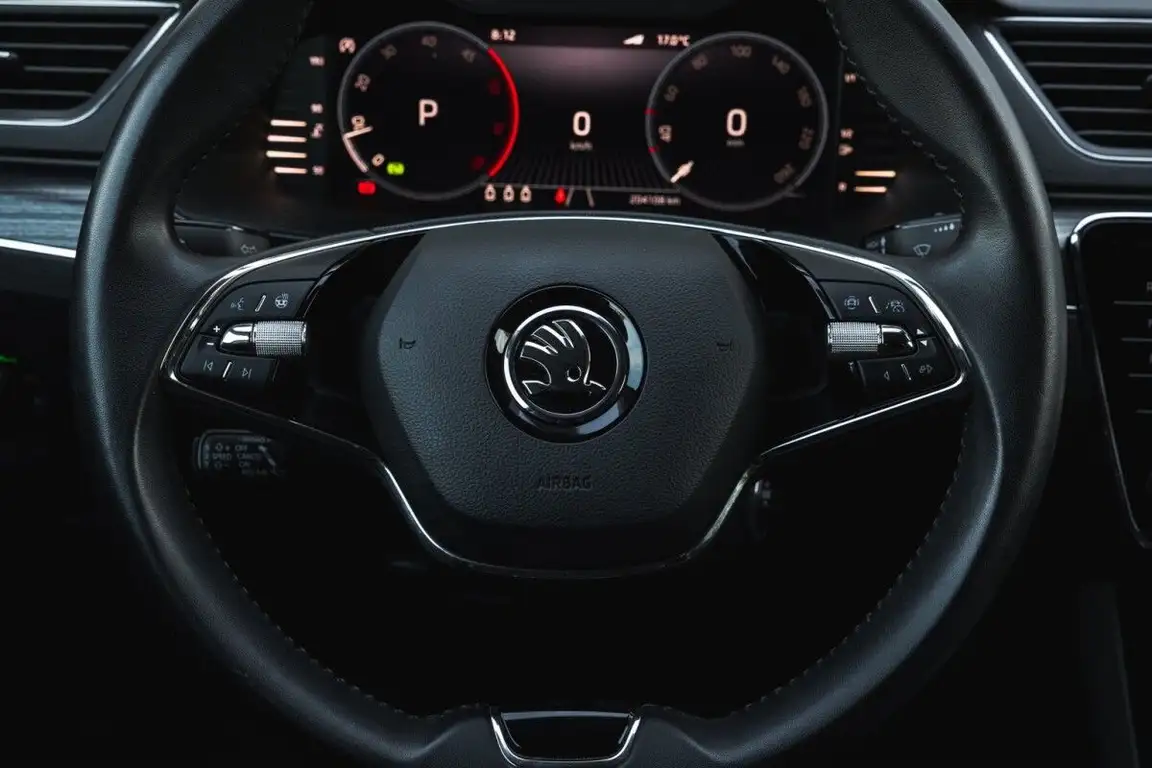 SKODA SUPERB