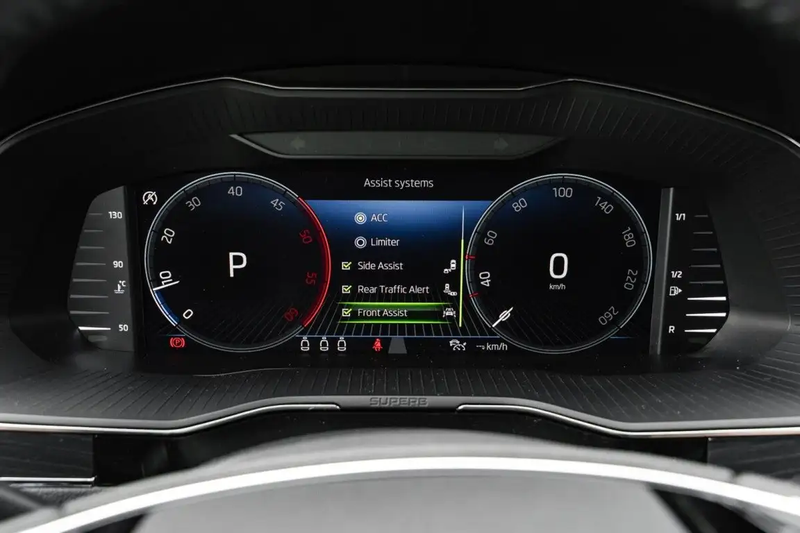 SKODA SUPERB