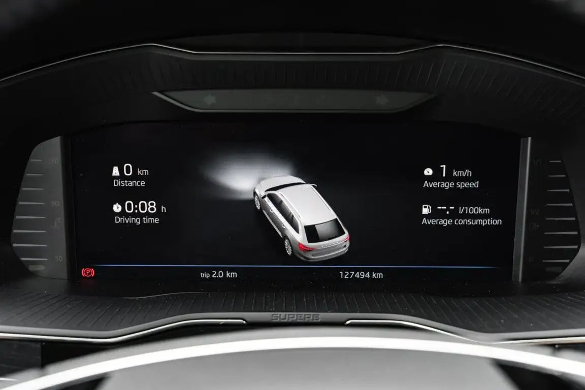 SKODA SUPERB