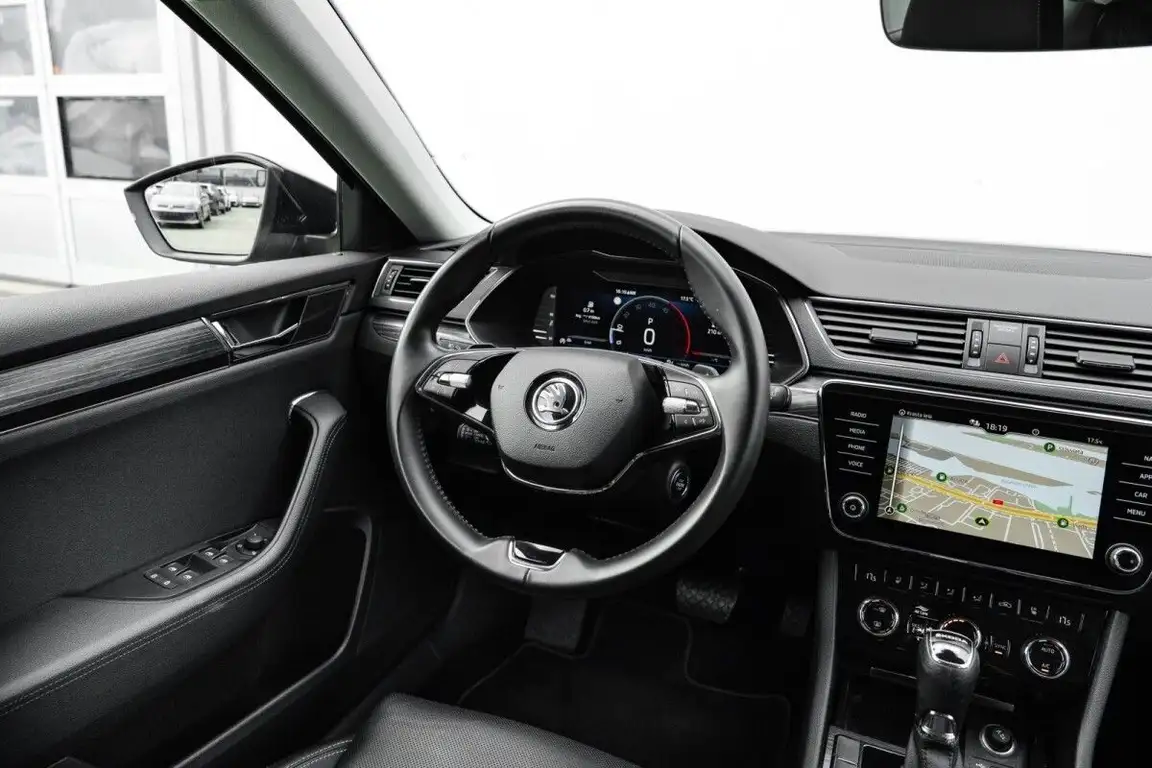 SKODA SUPERB