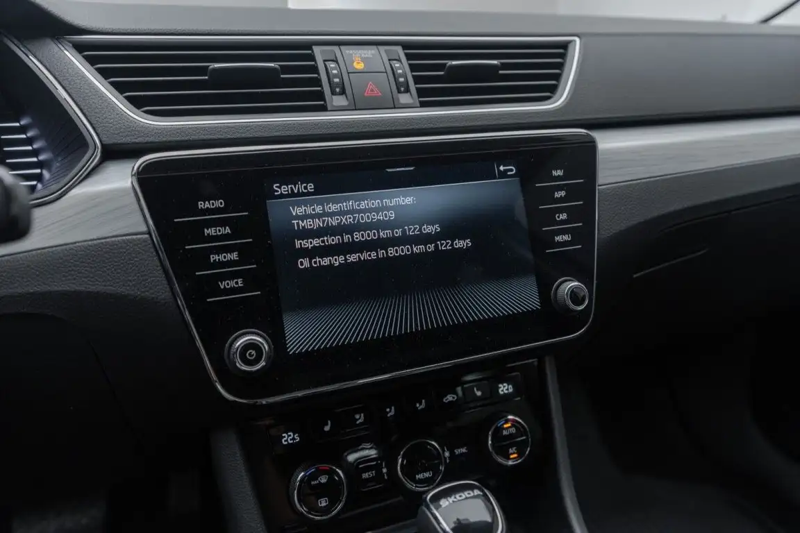 SKODA SUPERB