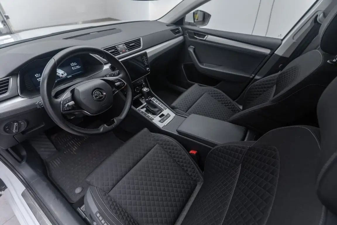 SKODA SUPERB