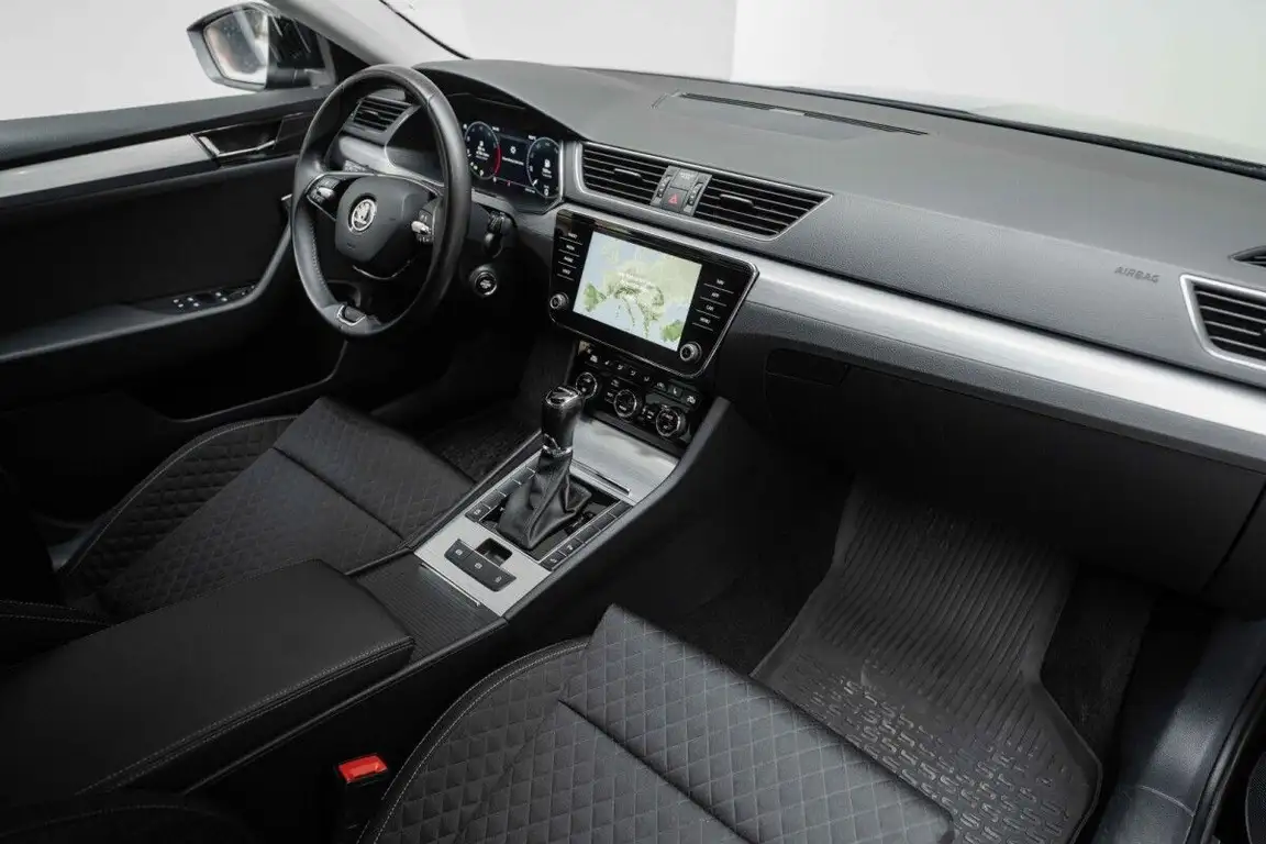 SKODA SUPERB