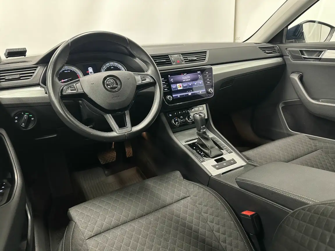 SKODA SUPERB