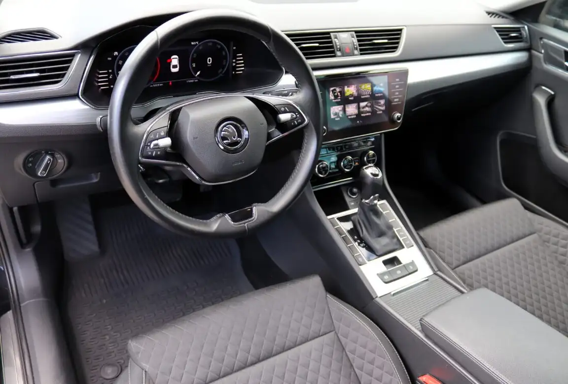 SKODA SUPERB