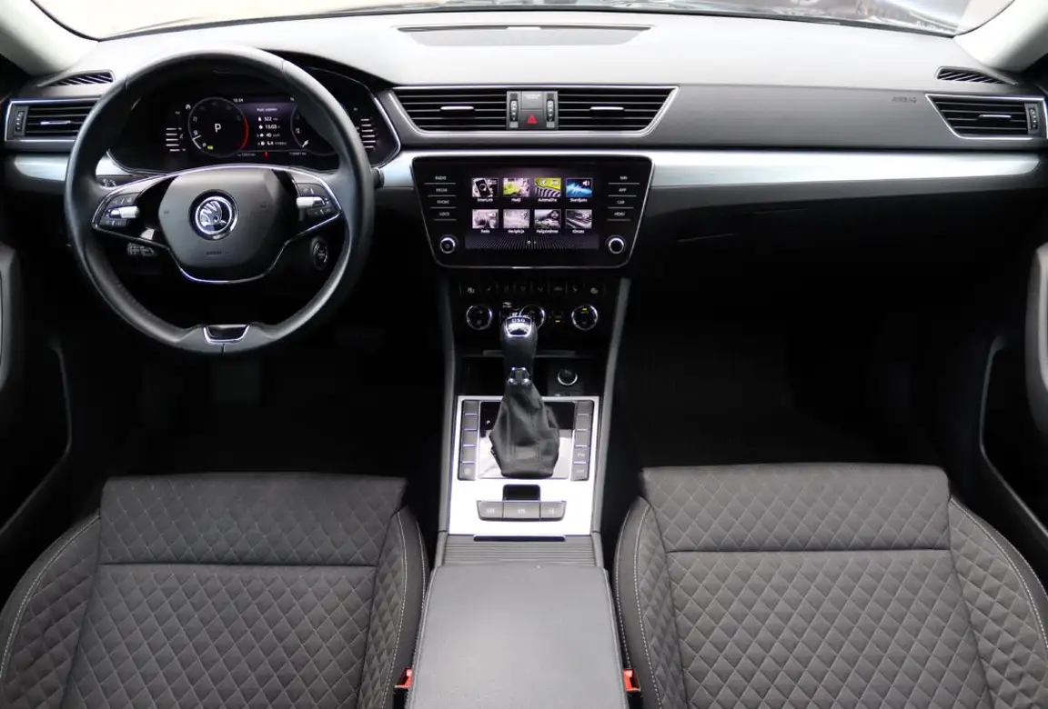 SKODA SUPERB