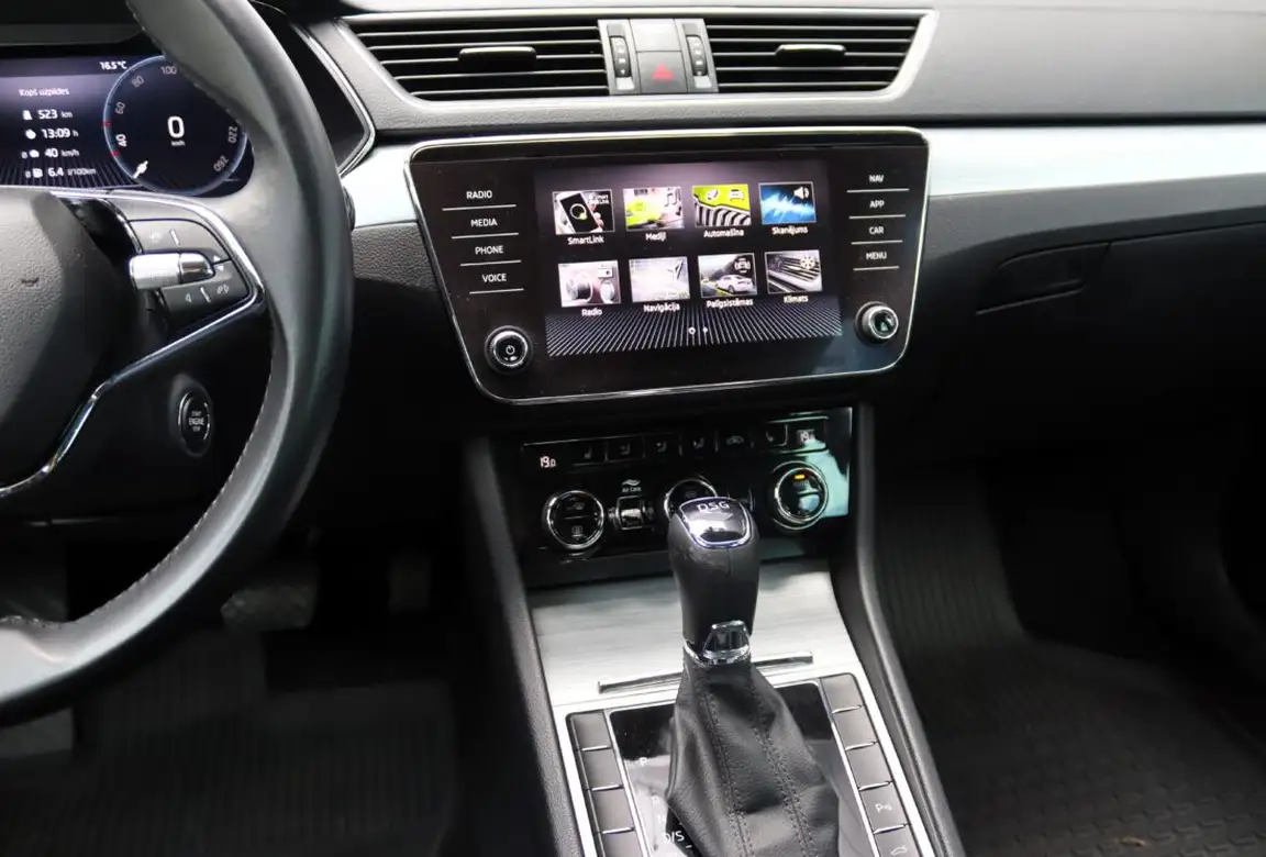 SKODA SUPERB