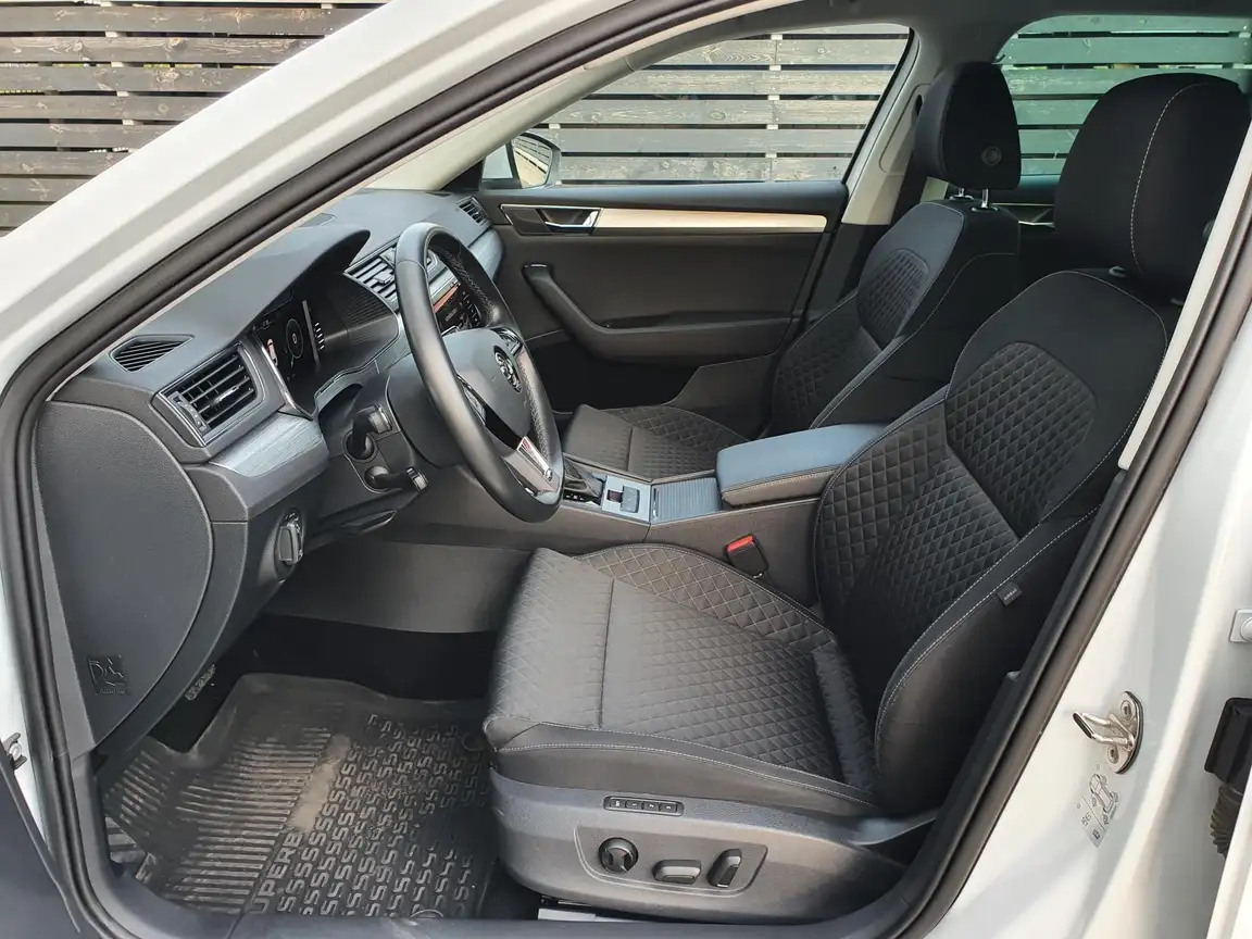SKODA SUPERB