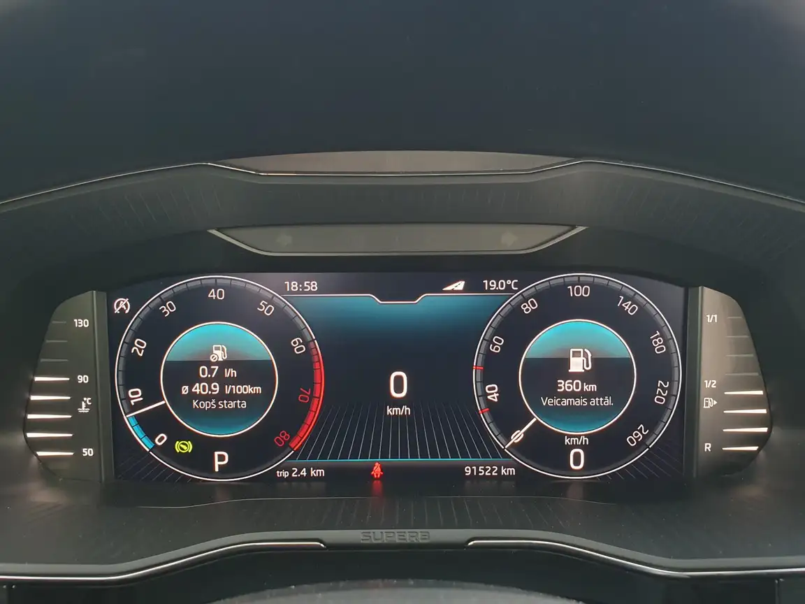 SKODA SUPERB