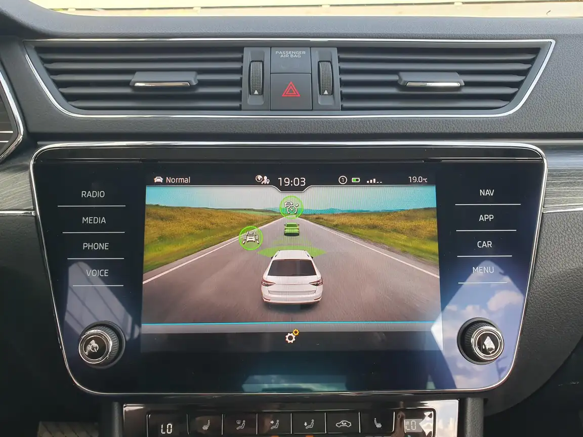 SKODA SUPERB
