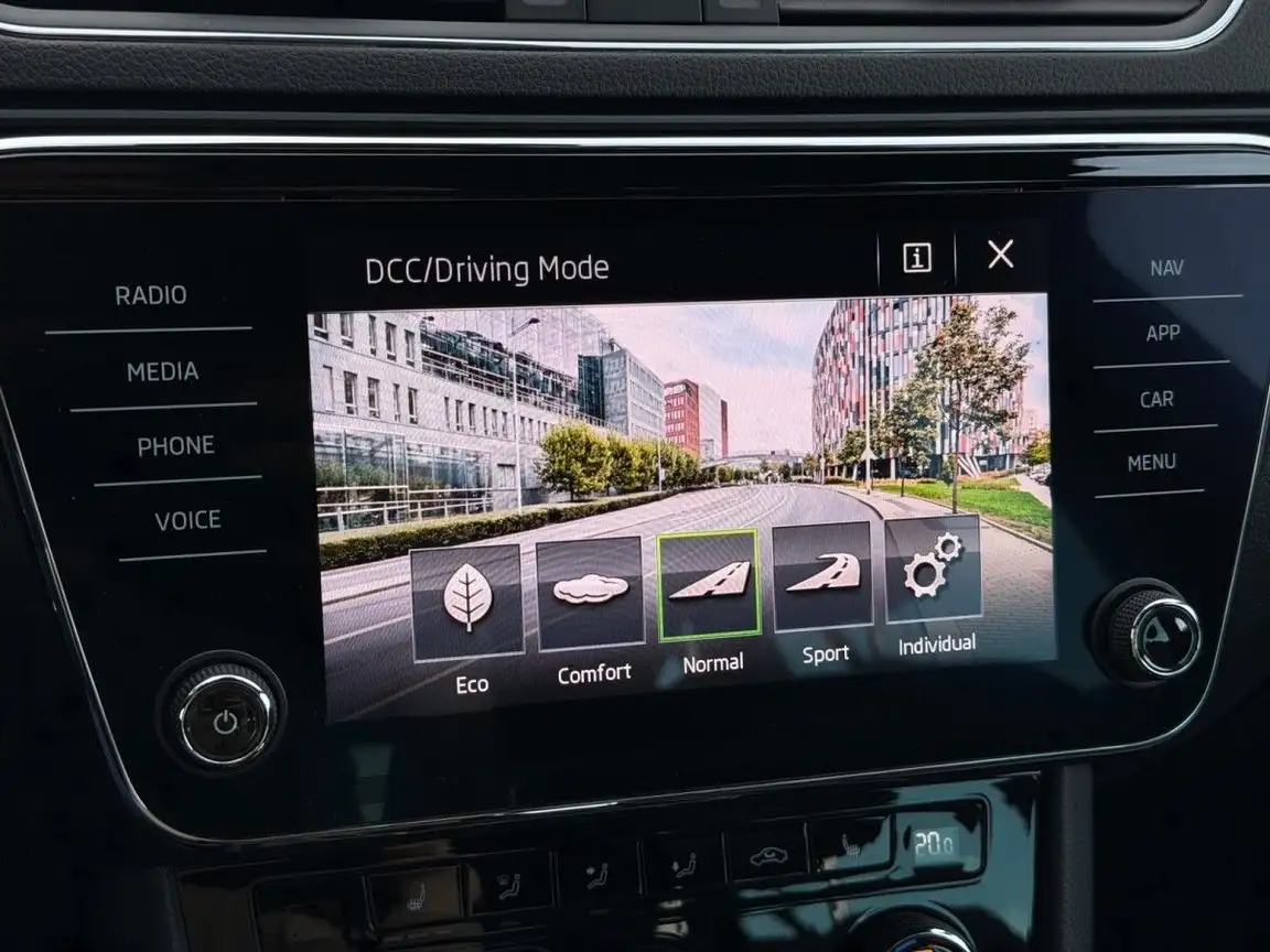 SKODA SUPERB