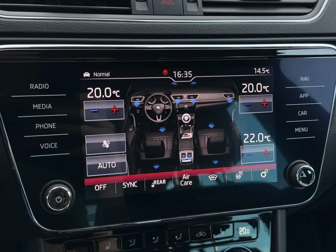 SKODA SUPERB