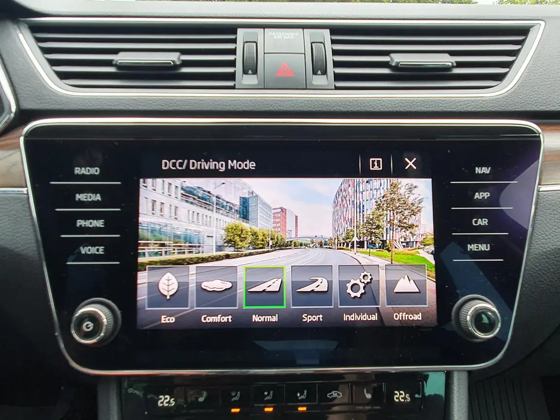 SKODA SUPERB