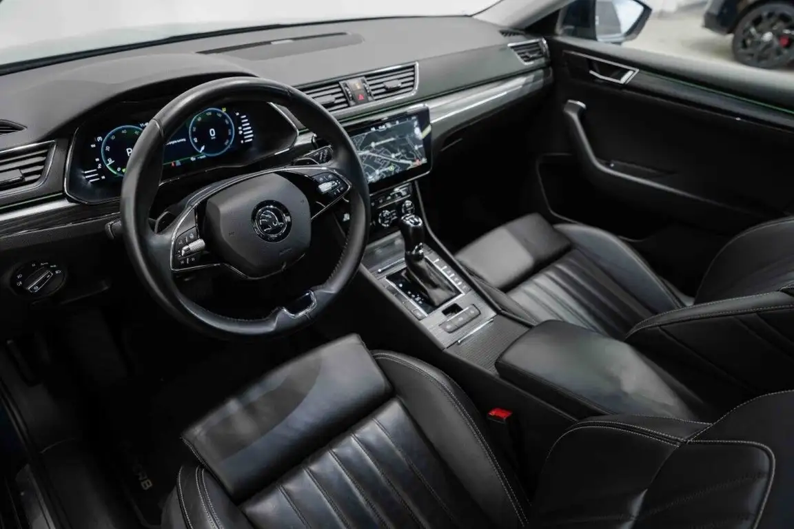 SKODA SUPERB