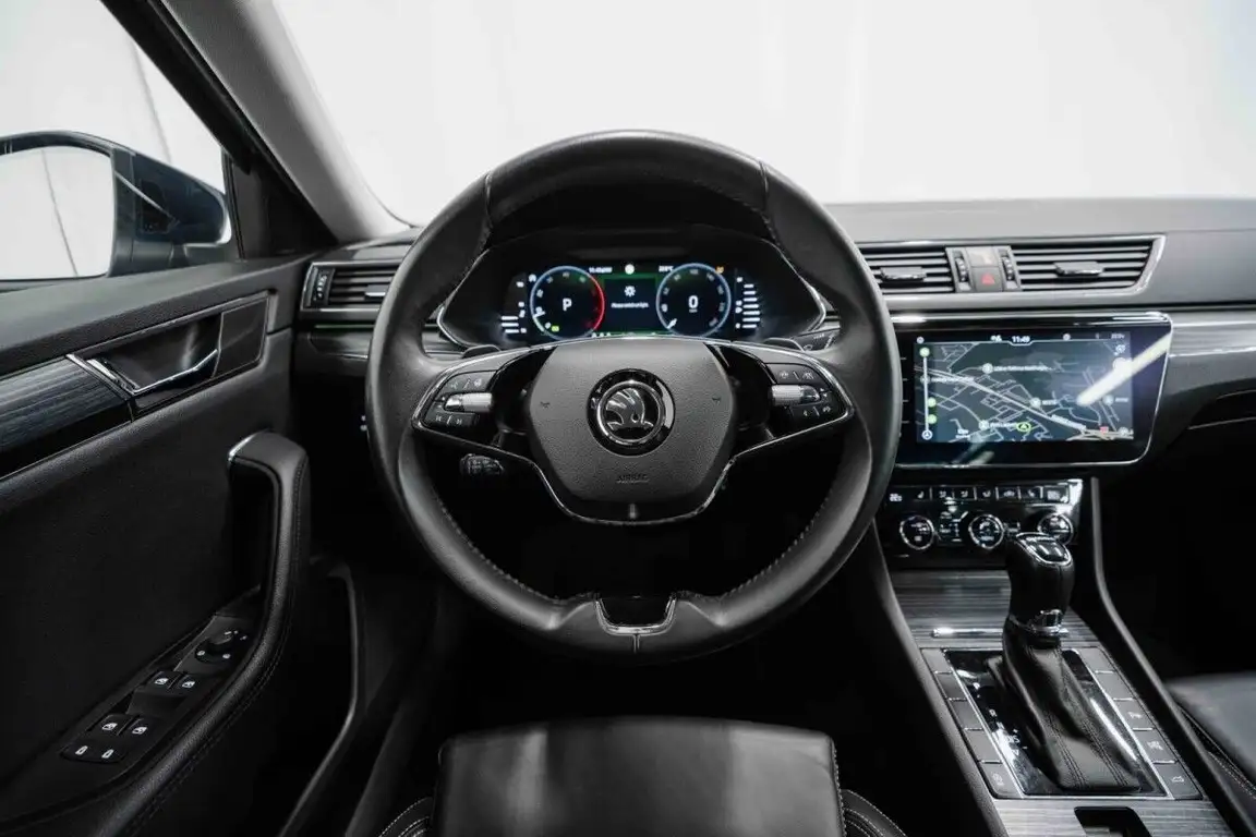 SKODA SUPERB